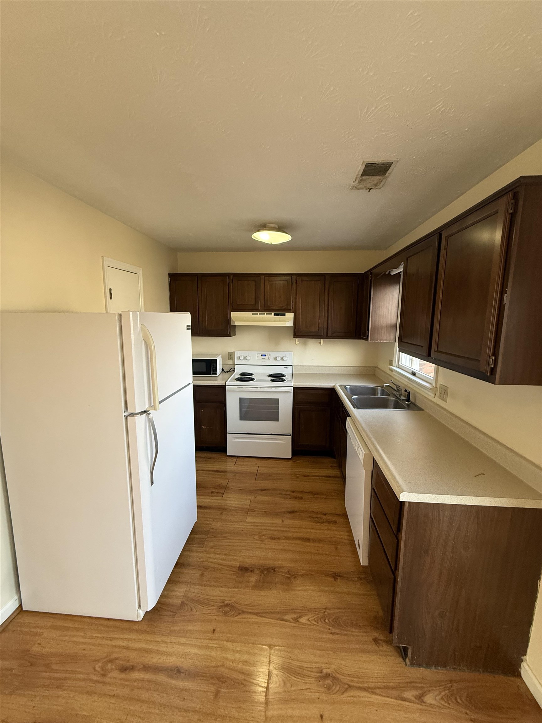 807 VINE ST, HARRISONBURG, Virginia 22801, 2 Bedrooms Bedrooms, ,2 BathroomsBathrooms,Residential,807 VINE ST,673555 MLS # 673555