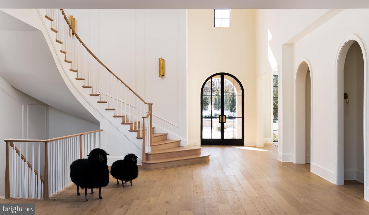 8634 OVERLOOK RD, MCLEAN, Virginia 22102, 6 Bedrooms Bedrooms, ,7 BathroomsBathrooms,Residential,For sale,8634 OVERLOOK RD,VAFX2286844 MLS # VAFX2286844