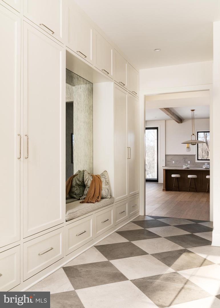 8634 OVERLOOK RD, MCLEAN, Virginia 22102, 6 Bedrooms Bedrooms, ,7 BathroomsBathrooms,Residential,For sale,8634 OVERLOOK RD,VAFX2286844 MLS # VAFX2286844