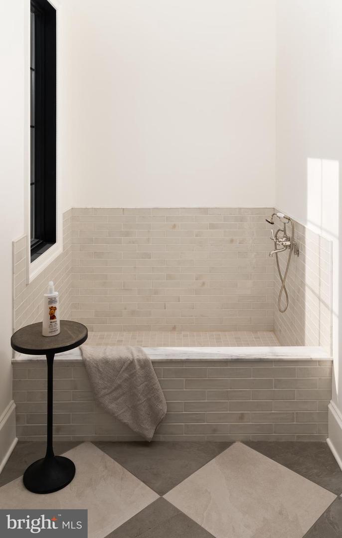 8634 OVERLOOK RD, MCLEAN, Virginia 22102, 6 Bedrooms Bedrooms, ,7 BathroomsBathrooms,Residential,For sale,8634 OVERLOOK RD,VAFX2286844 MLS # VAFX2286844