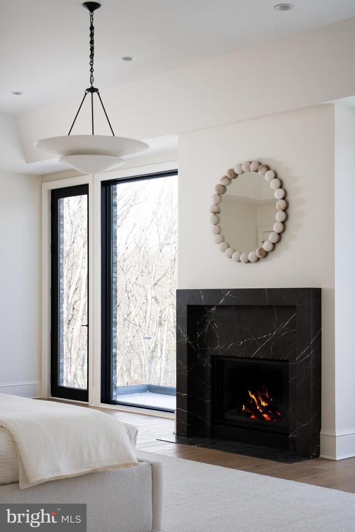 8634 OVERLOOK RD, MCLEAN, Virginia 22102, 6 Bedrooms Bedrooms, ,7 BathroomsBathrooms,Residential,For sale,8634 OVERLOOK RD,VAFX2286844 MLS # VAFX2286844