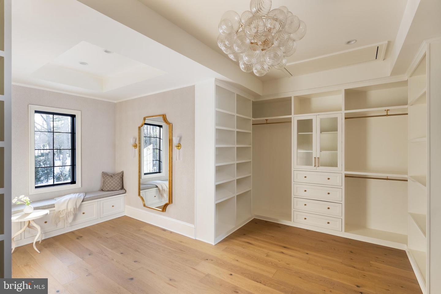 8634 OVERLOOK RD, MCLEAN, Virginia 22102, 6 Bedrooms Bedrooms, ,7 BathroomsBathrooms,Residential,For sale,8634 OVERLOOK RD,VAFX2286844 MLS # VAFX2286844