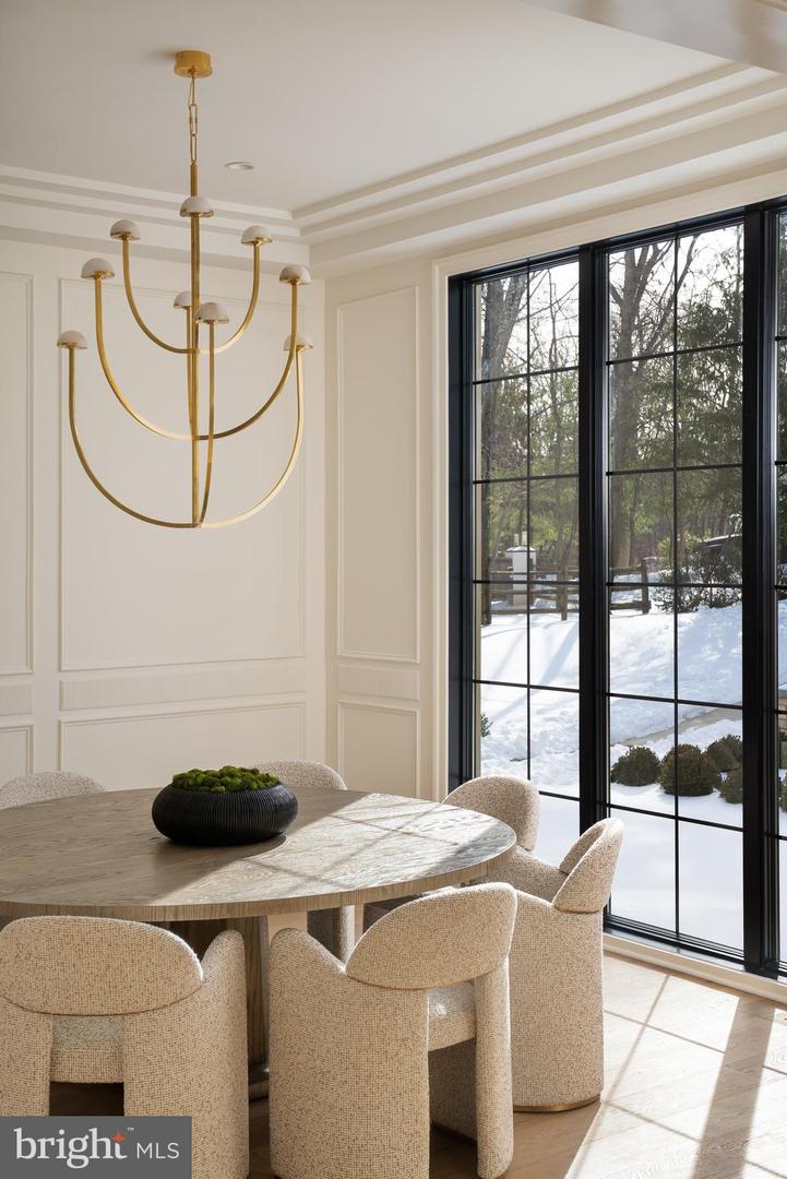 8634 OVERLOOK RD, MCLEAN, Virginia 22102, 6 Bedrooms Bedrooms, ,7 BathroomsBathrooms,Residential,For sale,8634 OVERLOOK RD,VAFX2286844 MLS # VAFX2286844