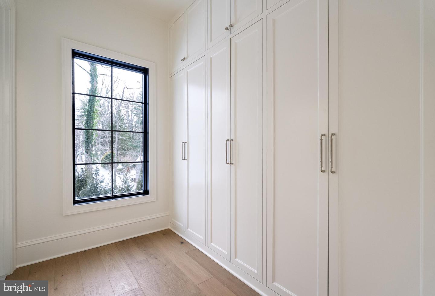 8634 OVERLOOK RD, MCLEAN, Virginia 22102, 6 Bedrooms Bedrooms, ,7 BathroomsBathrooms,Residential,For sale,8634 OVERLOOK RD,VAFX2286844 MLS # VAFX2286844