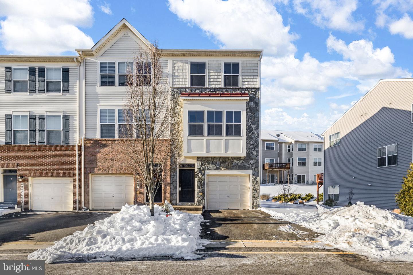 400 WOODSTREAM CIR #32140, STAFFORD, Virginia 22556, 2 Bedrooms Bedrooms, ,2 BathroomsBathrooms,Residential,For sale,400 WOODSTREAM CIR #32140,VAST2045470 MLS # VAST2045470