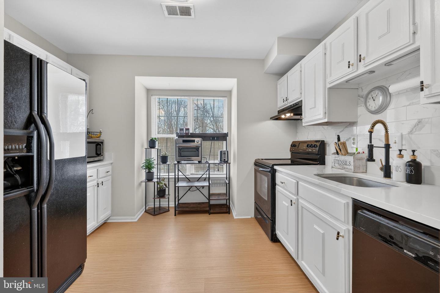 4241 MOSELLE DR, CHANTILLY, Virginia 20151, 2 Bedrooms Bedrooms, ,1 BathroomBathrooms,Residential,For sale,4241 MOSELLE DR,VAFX2289052 MLS # VAFX2289052