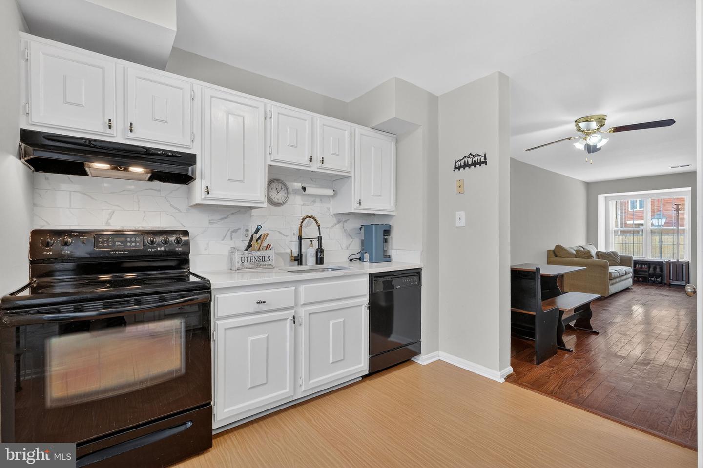 4241 MOSELLE DR, CHANTILLY, Virginia 20151, 2 Bedrooms Bedrooms, ,1 BathroomBathrooms,Residential,For sale,4241 MOSELLE DR,VAFX2289052 MLS # VAFX2289052