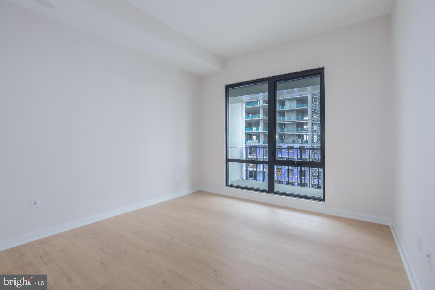 255 W FALLS STATION BLVD #1001, FALLS CHURCH, Virginia 22046, 3 Bedrooms Bedrooms, 6 Rooms Rooms,2 BathroomsBathrooms,Residential,For sale,255 W FALLS STATION BLVD #1001,VAFA2003558 MLS # VAFA2003558