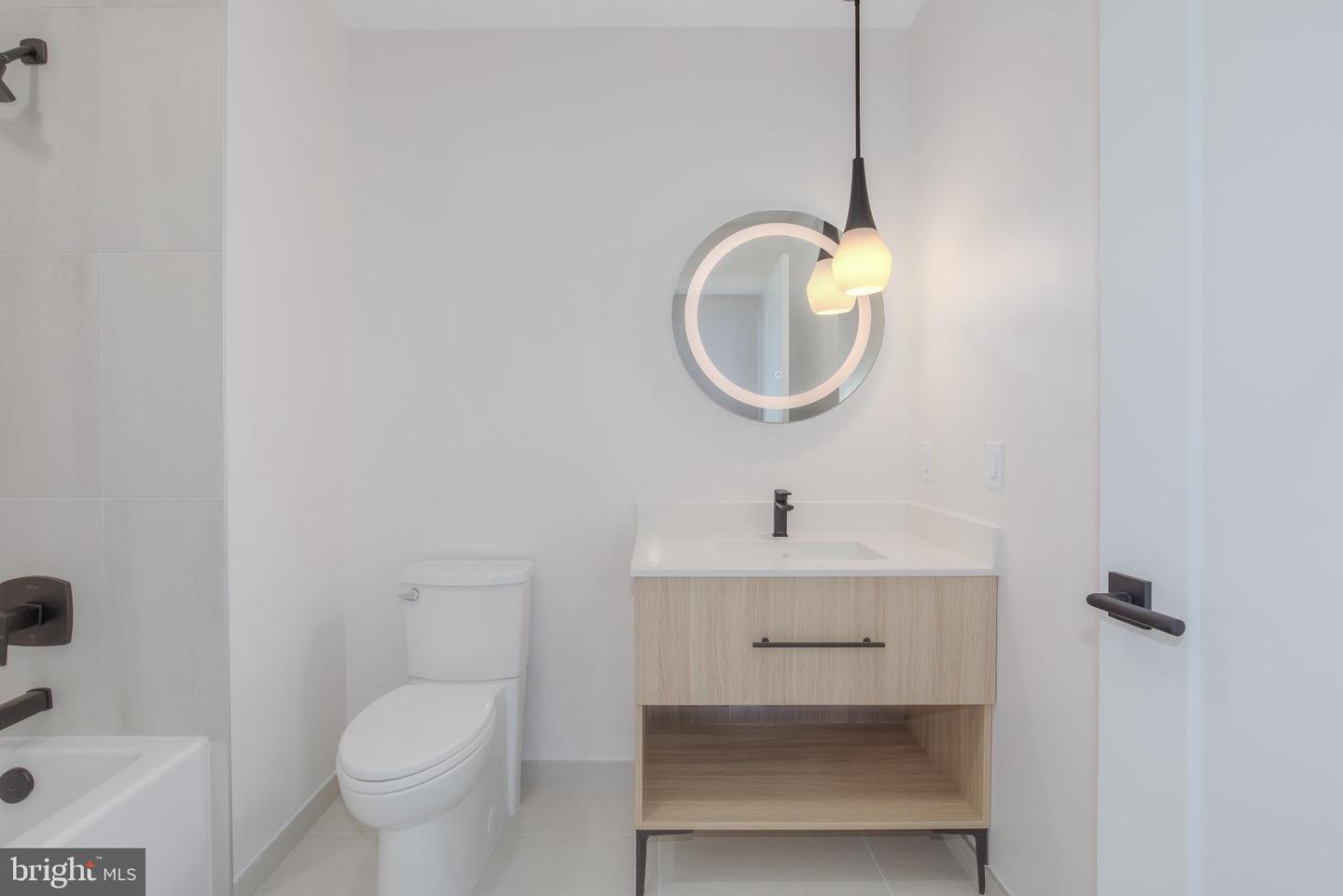 255 W FALLS STATION BLVD #1001, FALLS CHURCH, Virginia 22046, 3 Bedrooms Bedrooms, 6 Rooms Rooms,2 BathroomsBathrooms,Residential,For sale,255 W FALLS STATION BLVD #1001,VAFA2003558 MLS # VAFA2003558