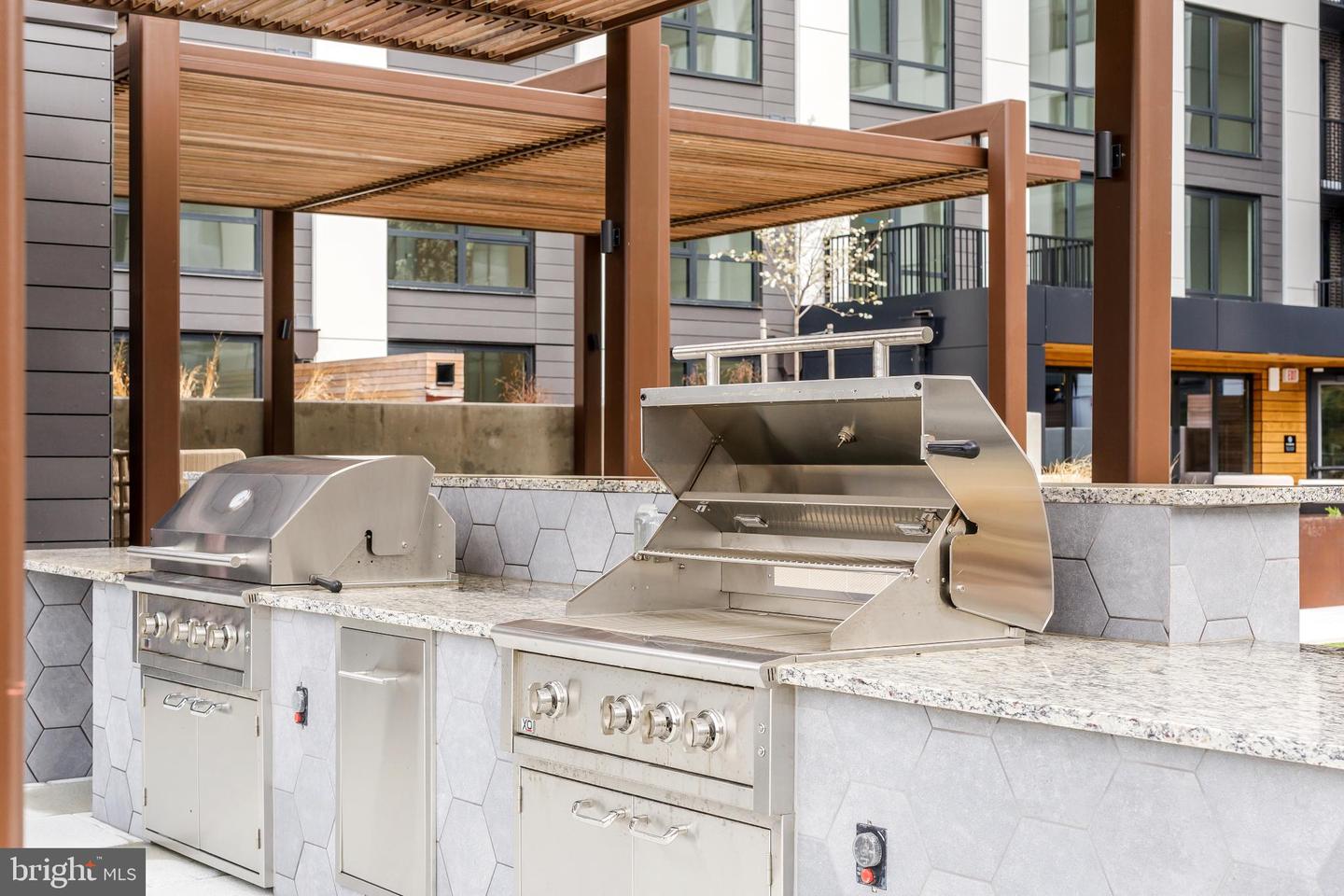 255 W FALLS STATION BLVD #1001, FALLS CHURCH, Virginia 22046, 3 Bedrooms Bedrooms, 6 Rooms Rooms,2 BathroomsBathrooms,Residential,For sale,255 W FALLS STATION BLVD #1001,VAFA2003558 MLS # VAFA2003558