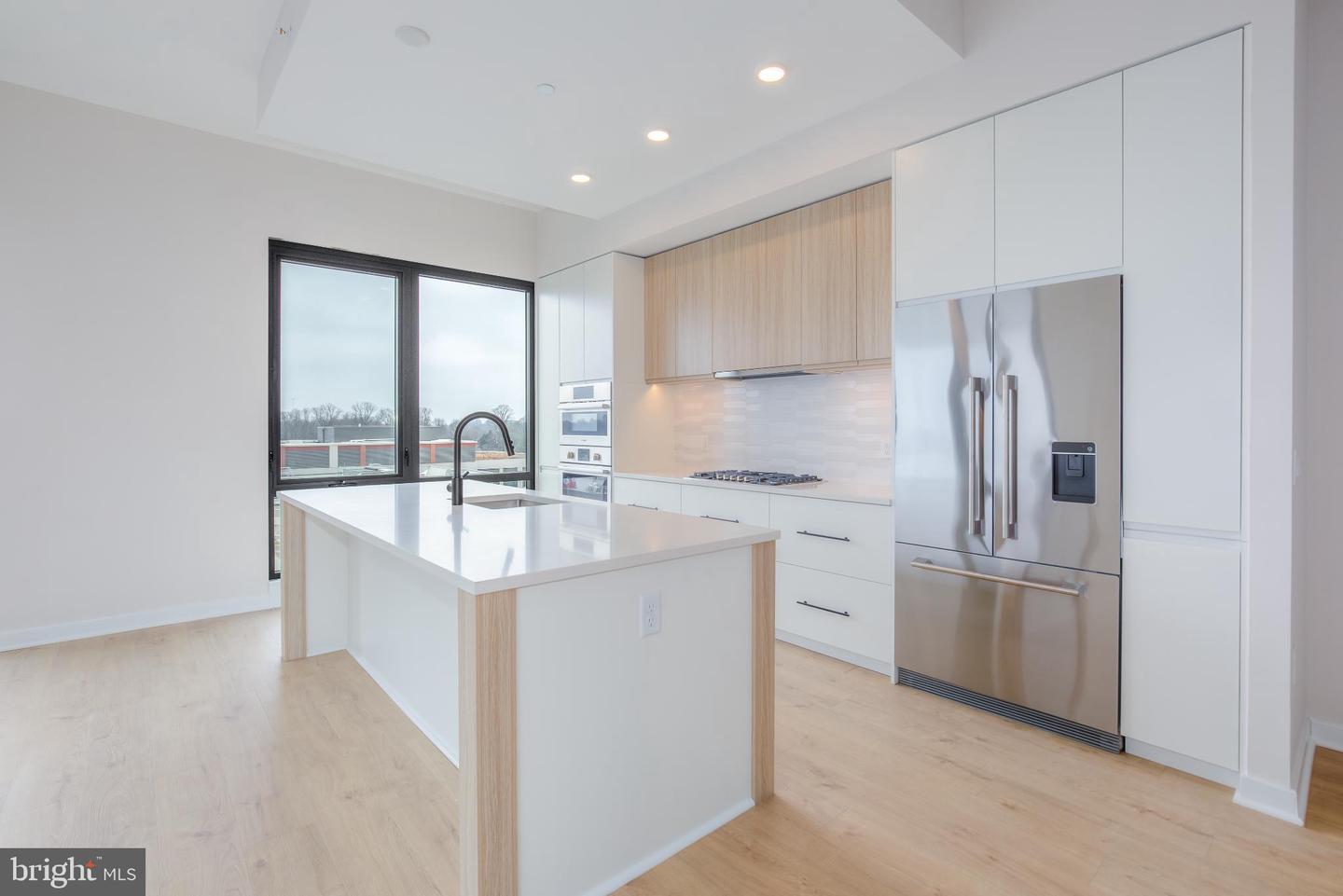 255 W FALLS STATION BLVD #1001, FALLS CHURCH, Virginia 22046, 3 Bedrooms Bedrooms, 6 Rooms Rooms,2 BathroomsBathrooms,Residential,For sale,255 W FALLS STATION BLVD #1001,VAFA2003558 MLS # VAFA2003558