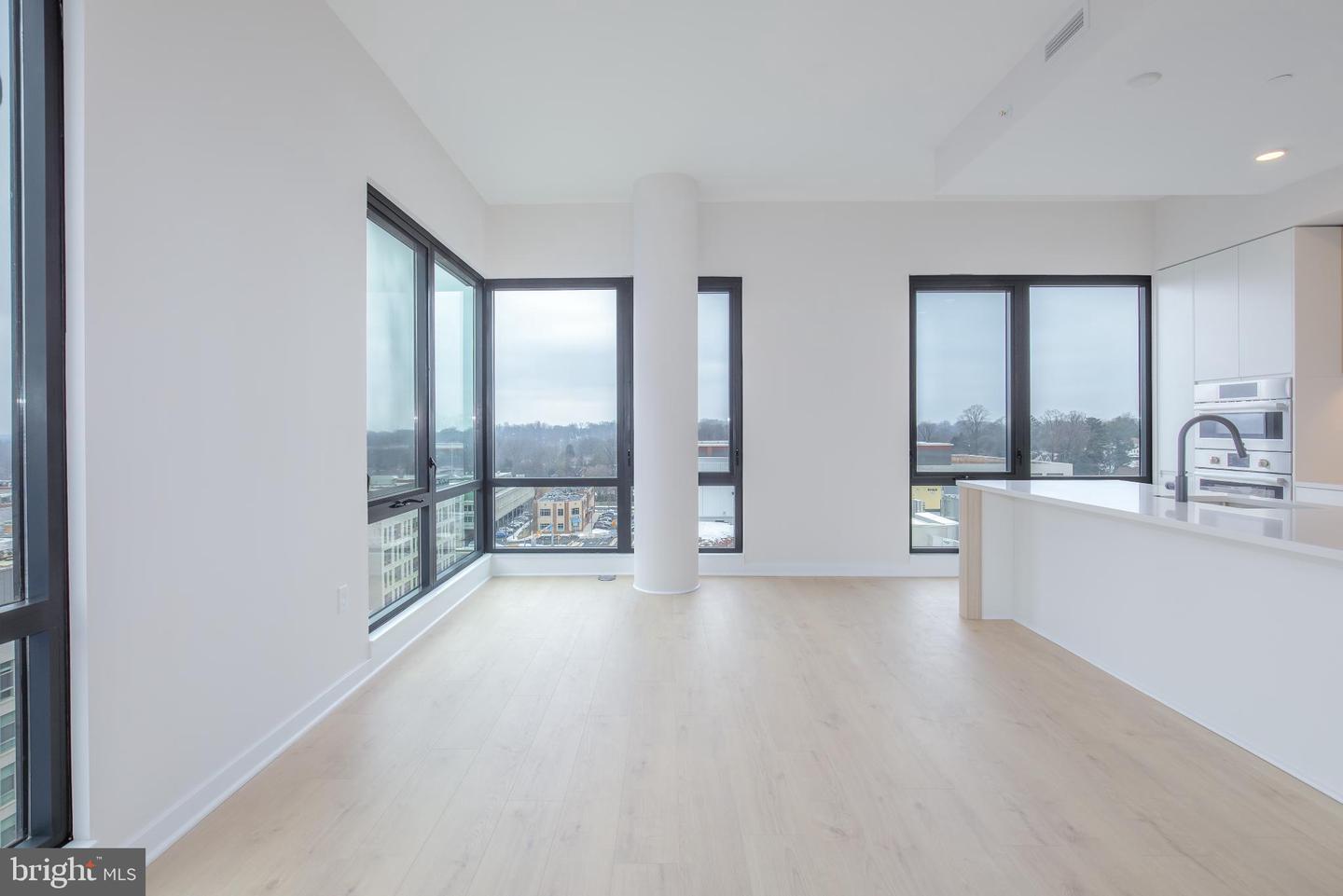 255 W FALLS STATION BLVD #1001, FALLS CHURCH, Virginia 22046, 3 Bedrooms Bedrooms, 6 Rooms Rooms,2 BathroomsBathrooms,Residential,For sale,255 W FALLS STATION BLVD #1001,VAFA2003558 MLS # VAFA2003558