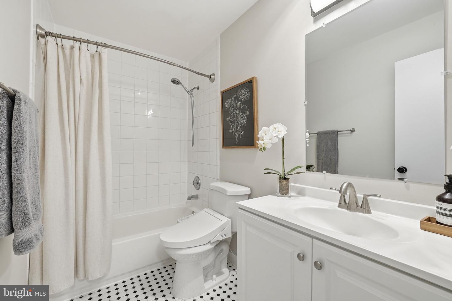 8309 HIGHCLIFFE CT, ANNANDALE, Virginia 22003, 3 Bedrooms Bedrooms, 7 Rooms Rooms,2 BathroomsBathrooms,Residential,For sale,8309 HIGHCLIFFE CT,VAFX2290472 MLS # VAFX2290472