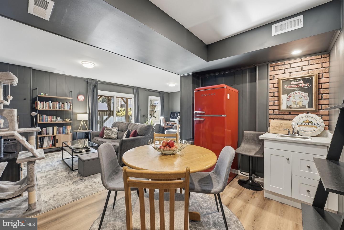 8309 HIGHCLIFFE CT, ANNANDALE, Virginia 22003, 3 Bedrooms Bedrooms, 7 Rooms Rooms,2 BathroomsBathrooms,Residential,For sale,8309 HIGHCLIFFE CT,VAFX2290472 MLS # VAFX2290472