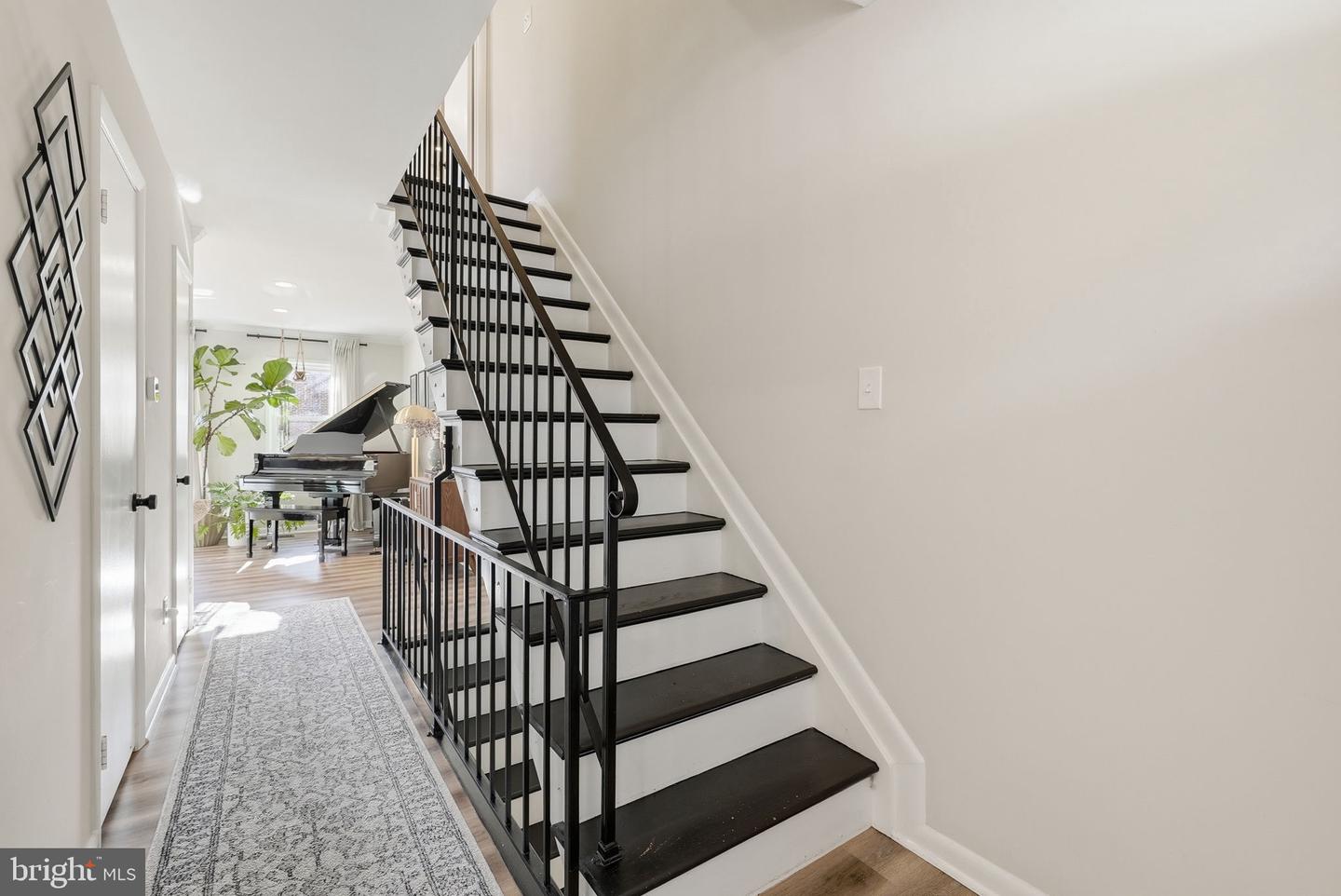 8309 HIGHCLIFFE CT, ANNANDALE, Virginia 22003, 3 Bedrooms Bedrooms, 7 Rooms Rooms,2 BathroomsBathrooms,Residential,For sale,8309 HIGHCLIFFE CT,VAFX2290472 MLS # VAFX2290472