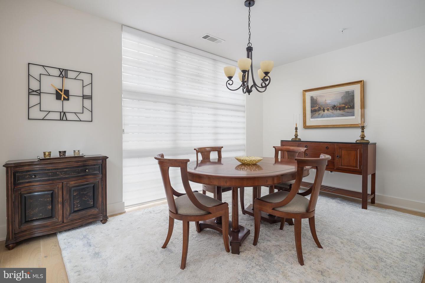 521 N WASHINGTON ST #102, ALEXANDRIA, Virginia 22314, 2 Bedrooms Bedrooms, 9 Rooms Rooms,2 BathroomsBathrooms,Residential,For sale,521 N WASHINGTON ST #102,VAAX2054144 MLS # VAAX2054144