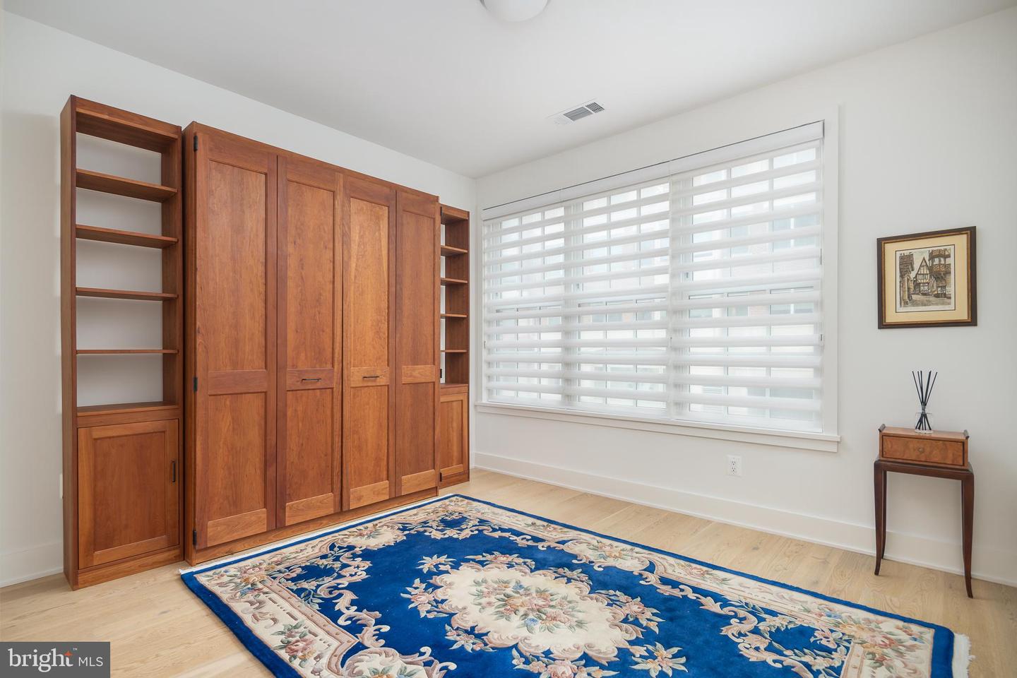 521 N WASHINGTON ST #102, ALEXANDRIA, Virginia 22314, 2 Bedrooms Bedrooms, 9 Rooms Rooms,2 BathroomsBathrooms,Residential,For sale,521 N WASHINGTON ST #102,VAAX2054144 MLS # VAAX2054144