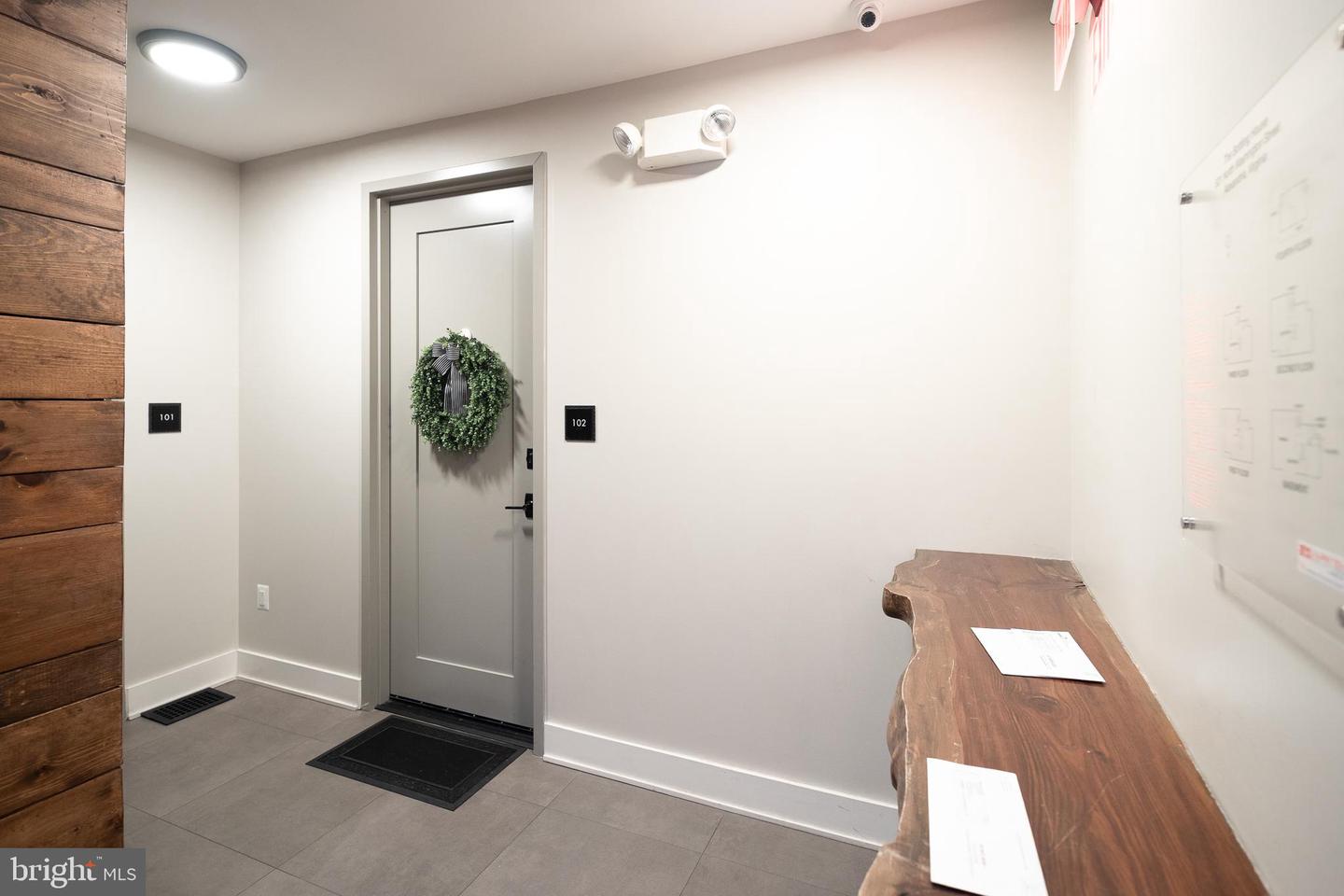 521 N WASHINGTON ST #102, ALEXANDRIA, Virginia 22314, 2 Bedrooms Bedrooms, 9 Rooms Rooms,2 BathroomsBathrooms,Residential,For sale,521 N WASHINGTON ST #102,VAAX2054144 MLS # VAAX2054144