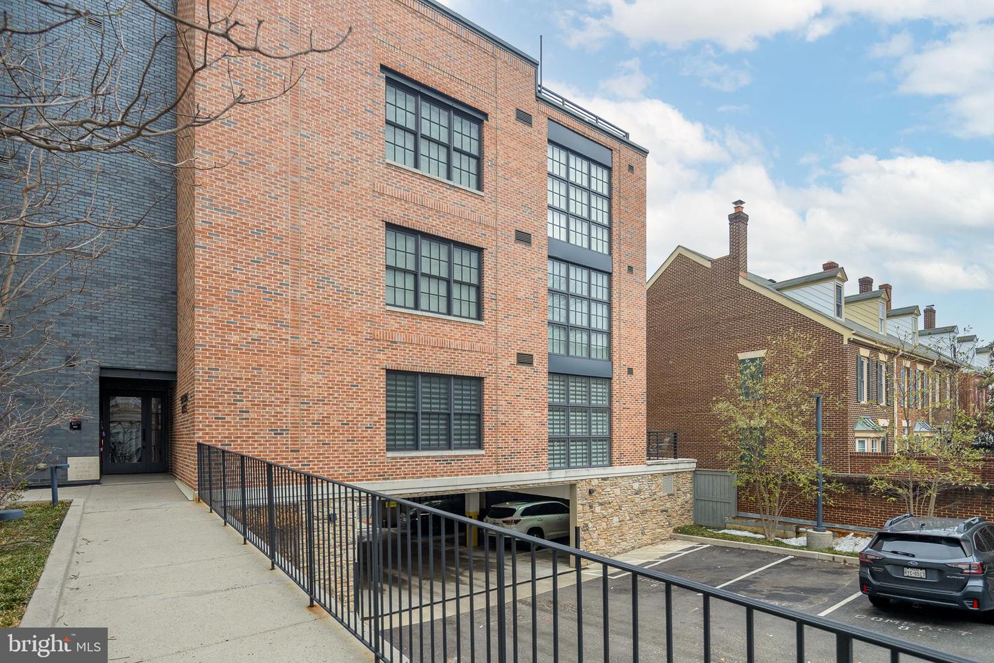 521 N WASHINGTON ST #102, ALEXANDRIA, Virginia 22314, 2 Bedrooms Bedrooms, 9 Rooms Rooms,2 BathroomsBathrooms,Residential,For sale,521 N WASHINGTON ST #102,VAAX2054144 MLS # VAAX2054144