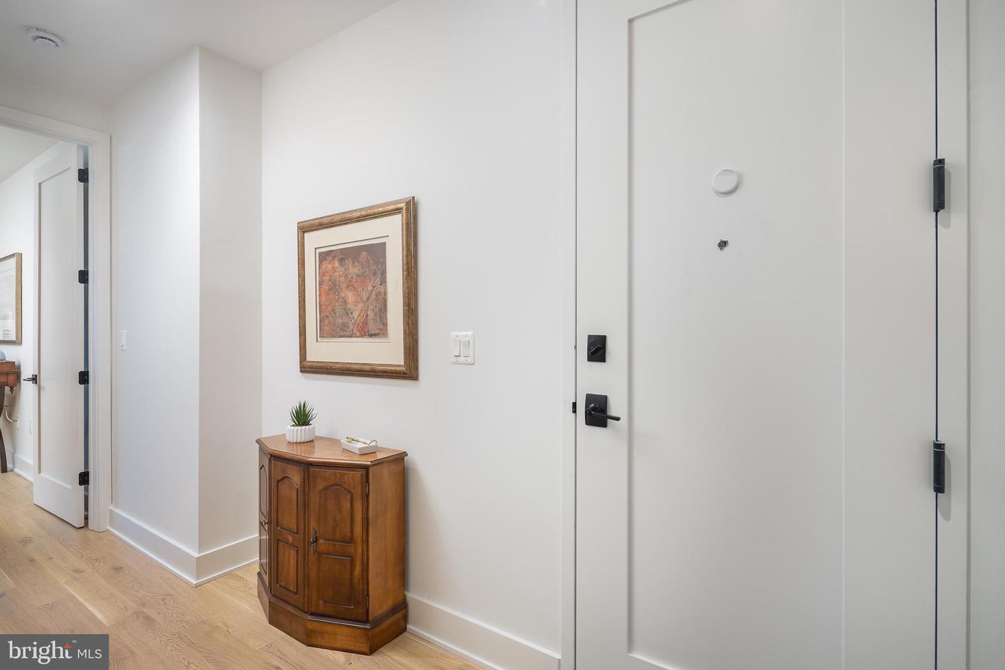 521 N WASHINGTON ST #102, ALEXANDRIA, Virginia 22314, 2 Bedrooms Bedrooms, 9 Rooms Rooms,2 BathroomsBathrooms,Residential,For sale,521 N WASHINGTON ST #102,VAAX2054144 MLS # VAAX2054144