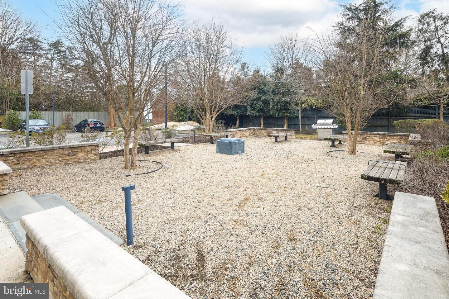 521 N WASHINGTON ST #102, ALEXANDRIA, Virginia 22314, 2 Bedrooms Bedrooms, 9 Rooms Rooms,2 BathroomsBathrooms,Residential,For sale,521 N WASHINGTON ST #102,VAAX2054144 MLS # VAAX2054144