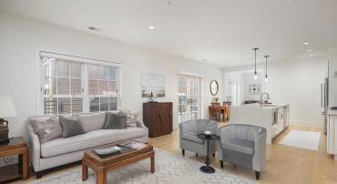 521 N WASHINGTON ST #102, ALEXANDRIA, Virginia 22314, 2 Bedrooms Bedrooms, 9 Rooms Rooms,2 BathroomsBathrooms,Residential,For sale,521 N WASHINGTON ST #102,VAAX2054144 MLS # VAAX2054144