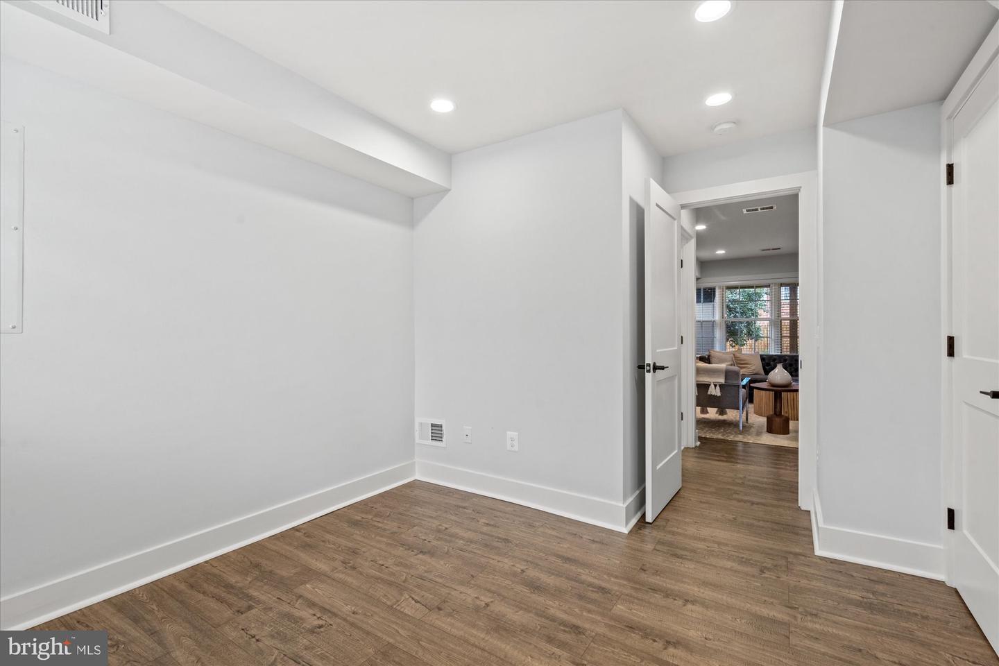 222 GREEN ST, ALEXANDRIA, Virginia 22314, 3 Bedrooms Bedrooms, ,3 BathroomsBathrooms,Residential,For sale,222 GREEN ST,VAAX2054226 MLS # VAAX2054226