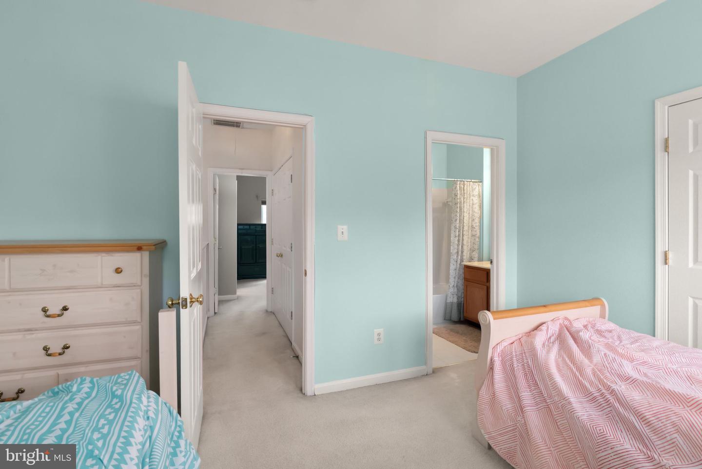 12511 HEYKENS LN, BRISTOW, Virginia 20136, 2 Bedrooms Bedrooms, ,2 BathroomsBathrooms,Residential,For sale,12511 HEYKENS LN,VAPW2112690 MLS # VAPW2112690