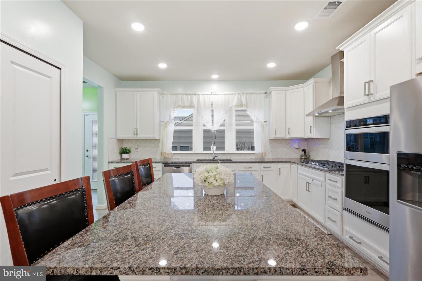 6594 PETUNIA TER, HAYMARKET, Virginia 20169, 4 Bedrooms Bedrooms, ,3 BathroomsBathrooms,Residential,For sale,6594 PETUNIA TER,VAPW2112838 MLS # VAPW2112838