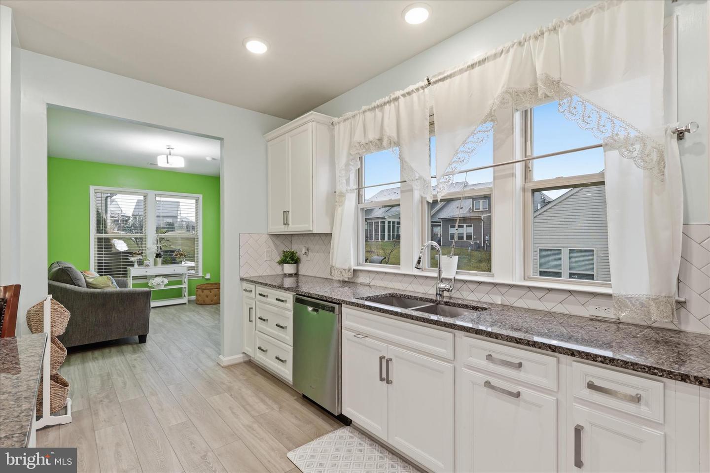 6594 PETUNIA TER, HAYMARKET, Virginia 20169, 4 Bedrooms Bedrooms, ,3 BathroomsBathrooms,Residential,For sale,6594 PETUNIA TER,VAPW2112838 MLS # VAPW2112838