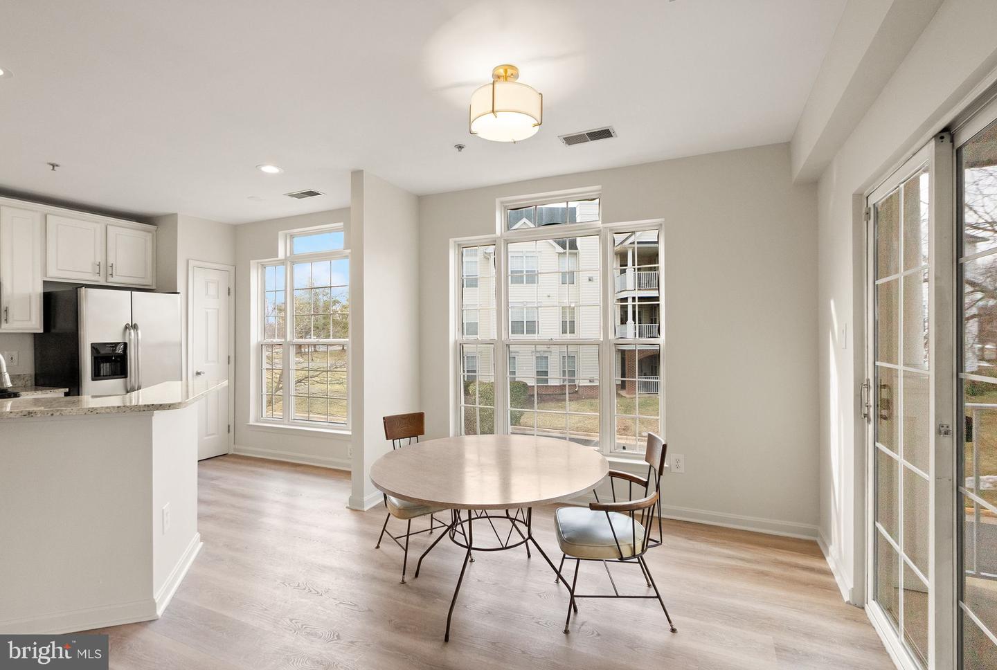 25240 LAKE SHORE SQ #200, CHANTILLY, Virginia 20152, 2 Bedrooms Bedrooms, ,2 BathroomsBathrooms,Residential,For sale,25240 LAKE SHORE SQ #200,VALO2116354 MLS # VALO2116354