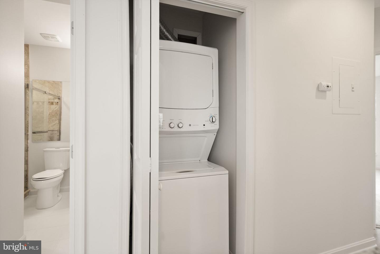 25240 LAKE SHORE SQ #200, CHANTILLY, Virginia 20152, 2 Bedrooms Bedrooms, ,2 BathroomsBathrooms,Residential,For sale,25240 LAKE SHORE SQ #200,VALO2116354 MLS # VALO2116354