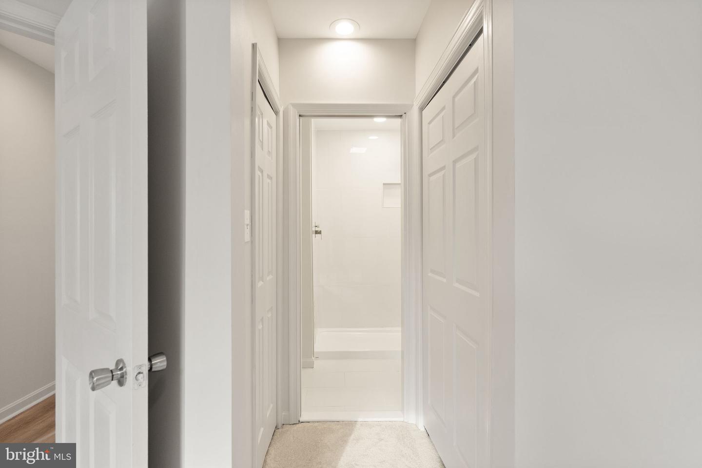 25240 LAKE SHORE SQ #200, CHANTILLY, Virginia 20152, 2 Bedrooms Bedrooms, ,2 BathroomsBathrooms,Residential,For sale,25240 LAKE SHORE SQ #200,VALO2116354 MLS # VALO2116354