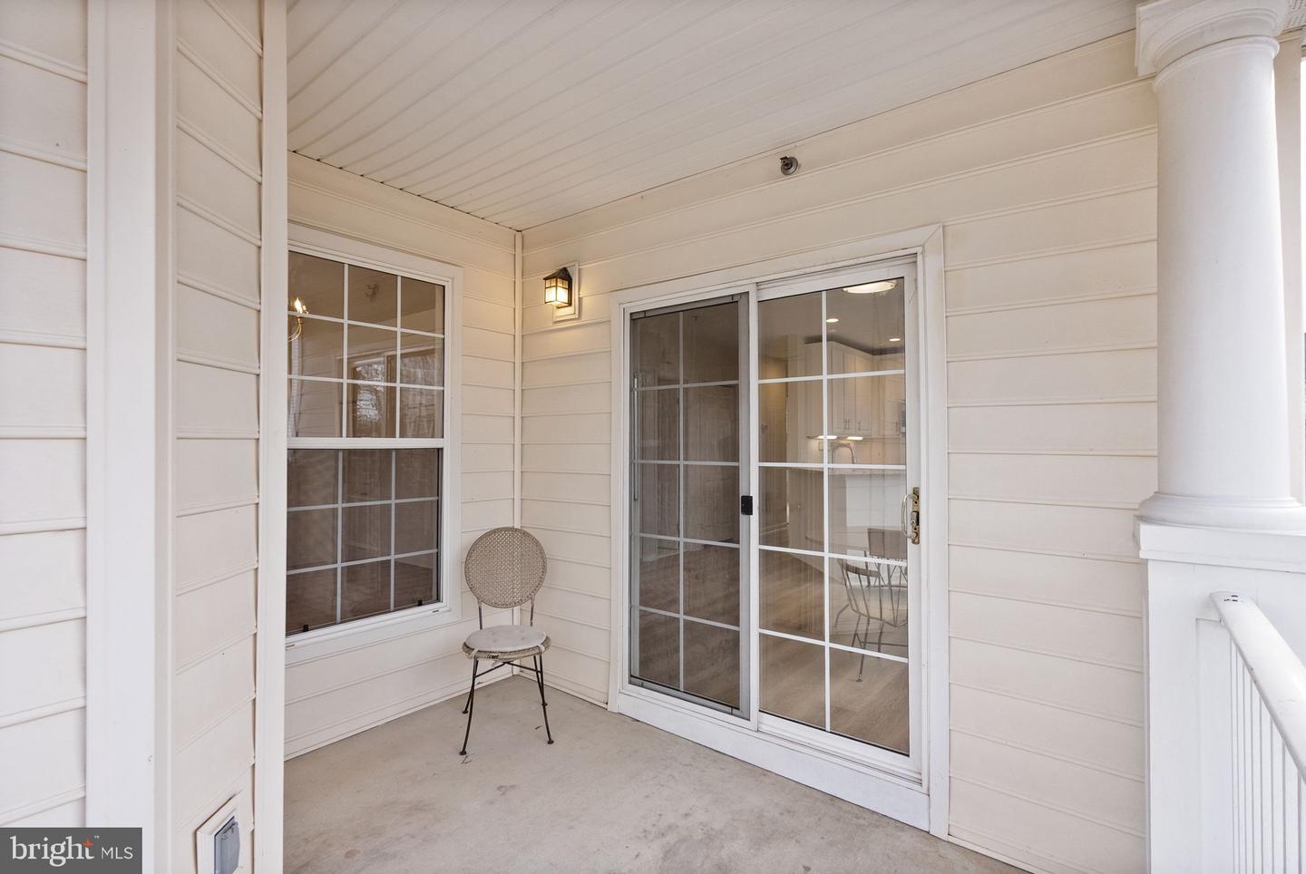 25240 LAKE SHORE SQ #200, CHANTILLY, Virginia 20152, 2 Bedrooms Bedrooms, ,2 BathroomsBathrooms,Residential,For sale,25240 LAKE SHORE SQ #200,VALO2116354 MLS # VALO2116354