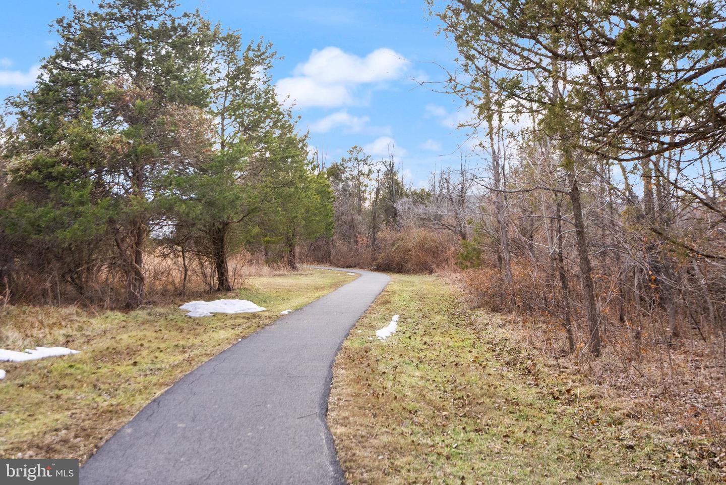 25240 LAKE SHORE SQ #200, CHANTILLY, Virginia 20152, 2 Bedrooms Bedrooms, ,2 BathroomsBathrooms,Residential,For sale,25240 LAKE SHORE SQ #200,VALO2116354 MLS # VALO2116354