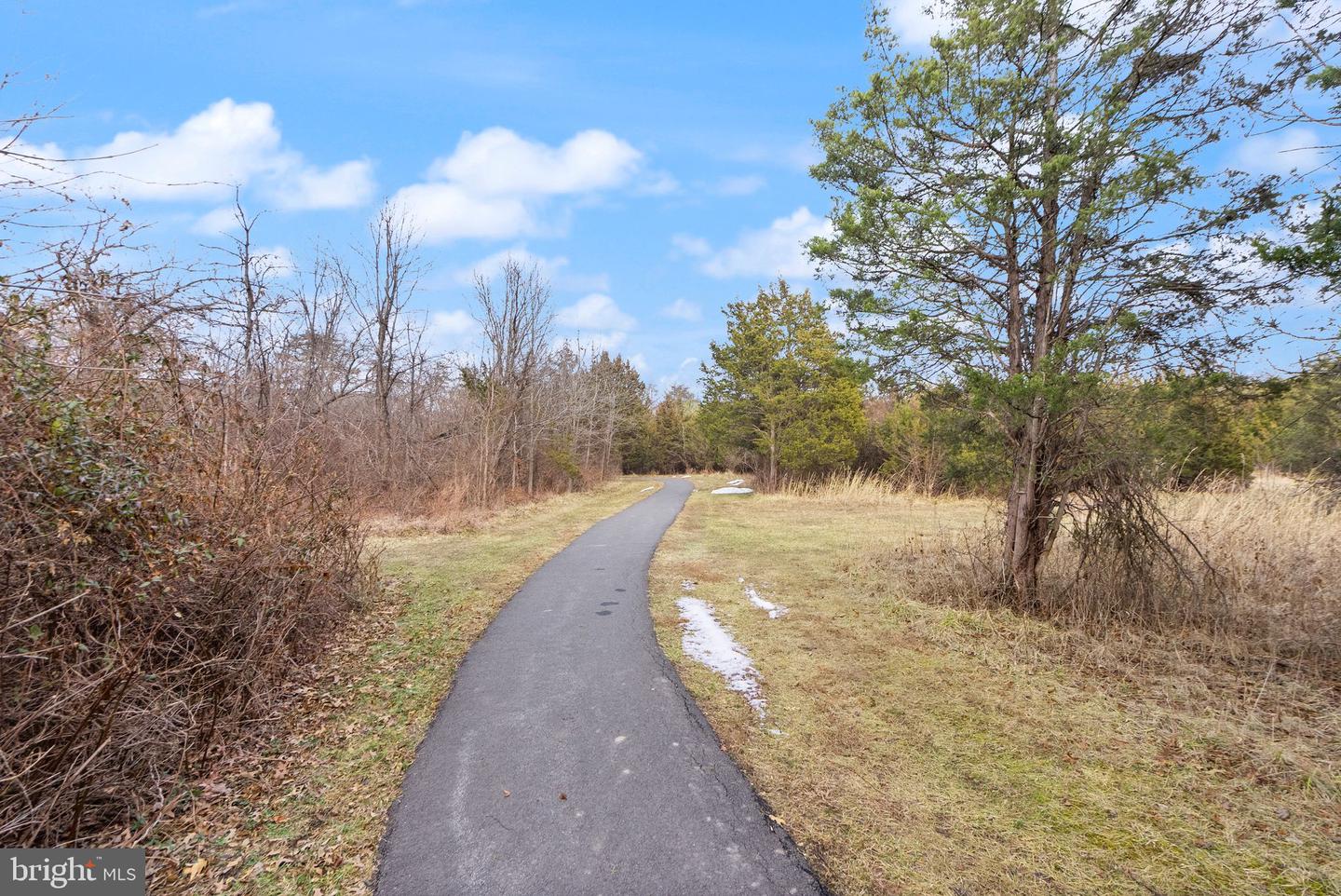 25240 LAKE SHORE SQ #200, CHANTILLY, Virginia 20152, 2 Bedrooms Bedrooms, ,2 BathroomsBathrooms,Residential,For sale,25240 LAKE SHORE SQ #200,VALO2116354 MLS # VALO2116354