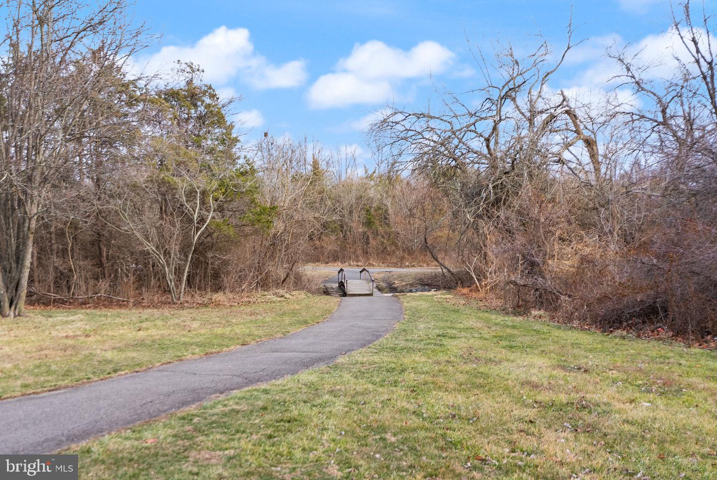 25240 LAKE SHORE SQ #200, CHANTILLY, Virginia 20152, 2 Bedrooms Bedrooms, ,2 BathroomsBathrooms,Residential,For sale,25240 LAKE SHORE SQ #200,VALO2116354 MLS # VALO2116354