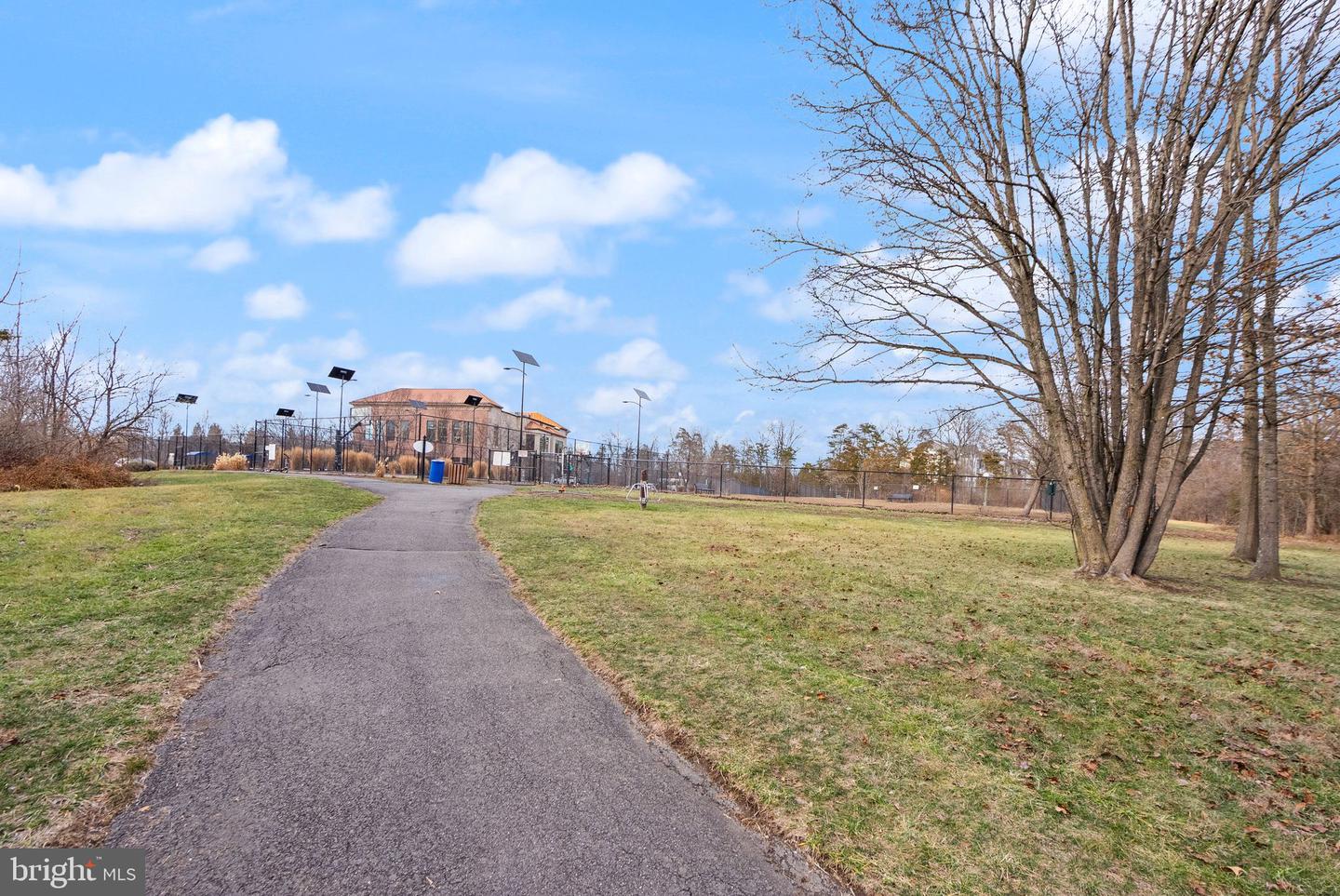 25240 LAKE SHORE SQ #200, CHANTILLY, Virginia 20152, 2 Bedrooms Bedrooms, ,2 BathroomsBathrooms,Residential,For sale,25240 LAKE SHORE SQ #200,VALO2116354 MLS # VALO2116354