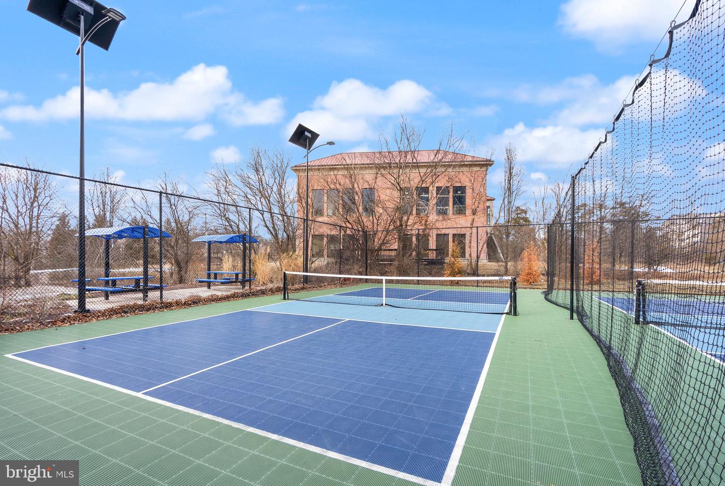 25240 LAKE SHORE SQ #200, CHANTILLY, Virginia 20152, 2 Bedrooms Bedrooms, ,2 BathroomsBathrooms,Residential,For sale,25240 LAKE SHORE SQ #200,VALO2116354 MLS # VALO2116354