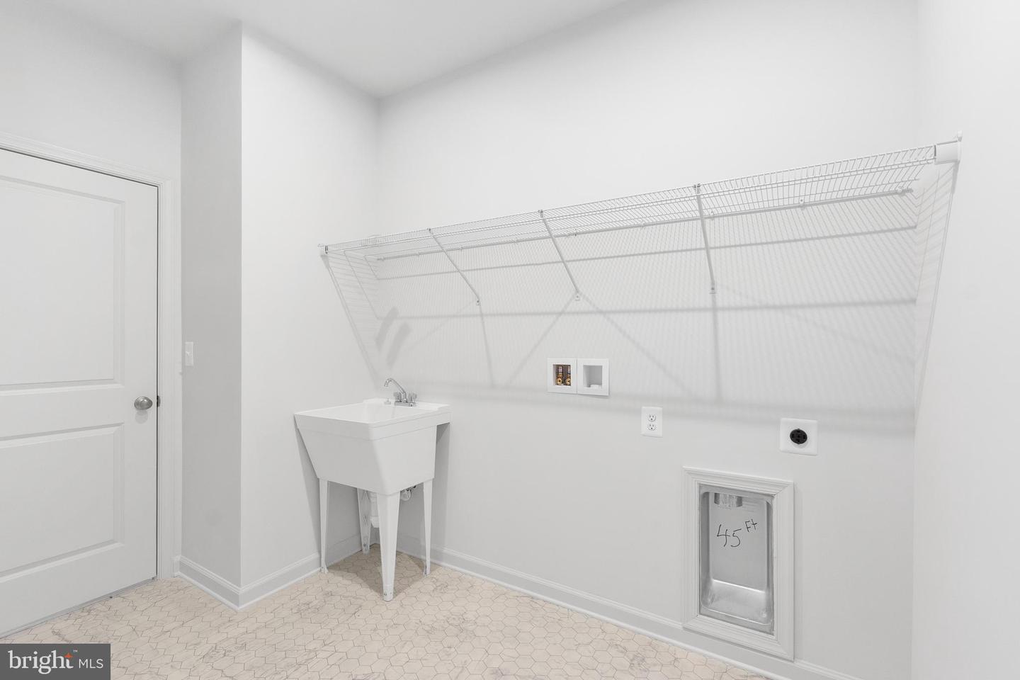 20869 MURRY FALLS TER, ASHBURN, Virginia 20147, 3 Bedrooms Bedrooms, ,2 BathroomsBathrooms,Residential,For sale,20869 MURRY FALLS TER,VALO2116358 MLS # VALO2116358