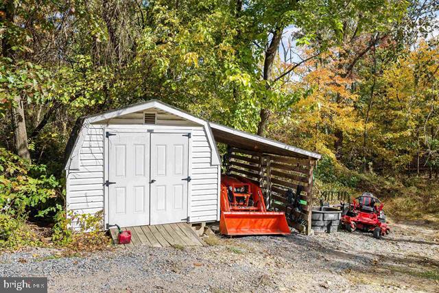 8499 COPPERHEAD RD, SINGERS GLEN, Virginia 22850, 4 Bedrooms Bedrooms, ,3 BathroomsBathrooms,Residential,For sale,8499 COPPERHEAD RD,VARO2002856 MLS # VARO2002856