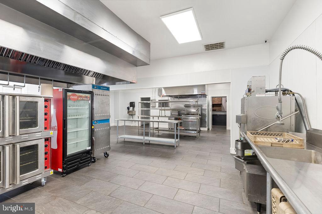 838 BOWLING GREEN RD, FRONT ROYAL, Virginia 22630, ,6 BathroomsBathrooms,Residential,For sale,838 BOWLING GREEN RD,VAWR2013470 MLS # VAWR2013470