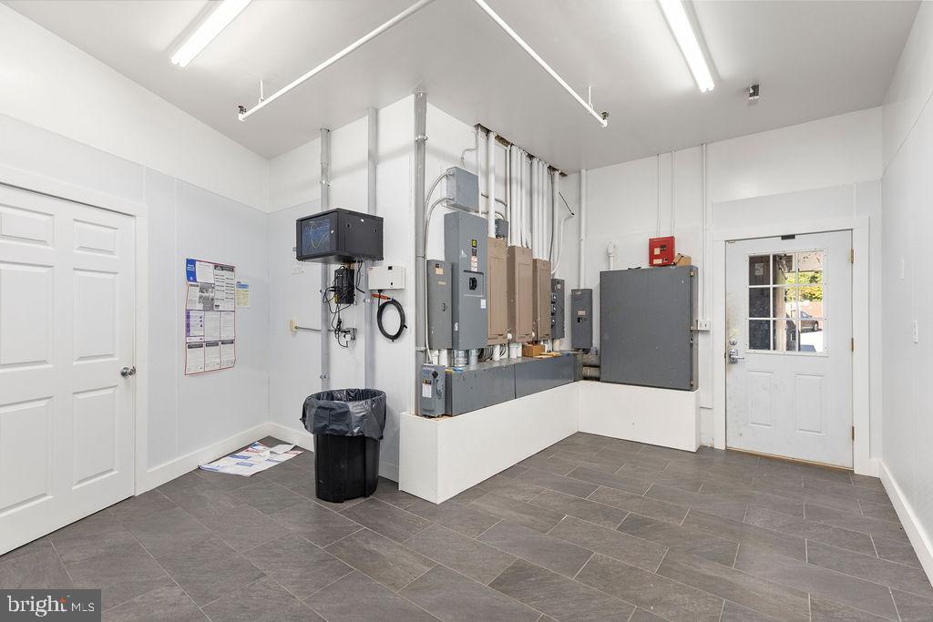 838 BOWLING GREEN RD, FRONT ROYAL, Virginia 22630, ,6 BathroomsBathrooms,Residential,For sale,838 BOWLING GREEN RD,VAWR2013470 MLS # VAWR2013470