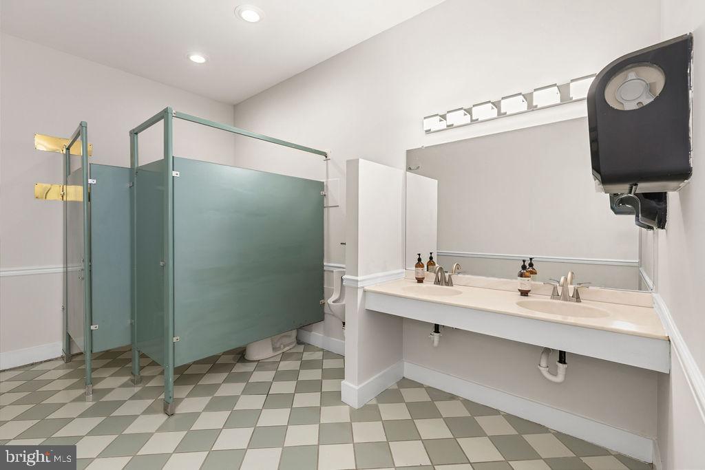 838 BOWLING GREEN RD, FRONT ROYAL, Virginia 22630, ,6 BathroomsBathrooms,Residential,For sale,838 BOWLING GREEN RD,VAWR2013470 MLS # VAWR2013470