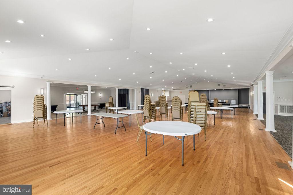 838 BOWLING GREEN RD, FRONT ROYAL, Virginia 22630, ,6 BathroomsBathrooms,Residential,For sale,838 BOWLING GREEN RD,VAWR2013470 MLS # VAWR2013470