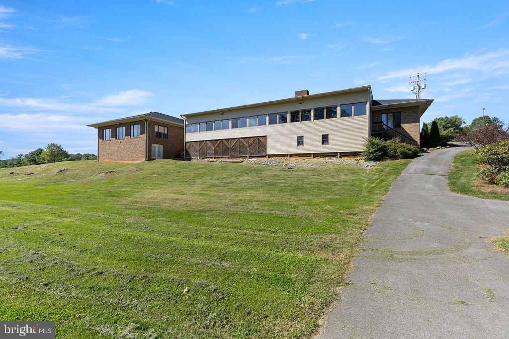 838 BOWLING GREEN RD, FRONT ROYAL, Virginia 22630, ,6 BathroomsBathrooms,Residential,For sale,838 BOWLING GREEN RD,VAWR2013470 MLS # VAWR2013470