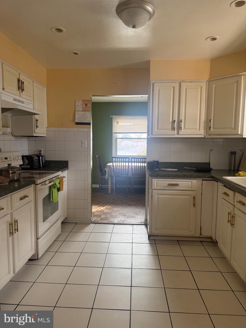 703 E DICKENSON CT, STERLING, Virginia 20164, 5 Bedrooms Bedrooms, ,2 BathroomsBathrooms,Residential,For sale,703 E DICKENSON CT,VALO2116416 MLS # VALO2116416 703 E DICKENSON CT, STERLING, Virginia 20164, 5 Bedrooms Bedrooms, ,2 BathroomsBathrooms,Residential,For sale,703 E DICKENSON CT,VALO2116416 MLS # VALO2116416