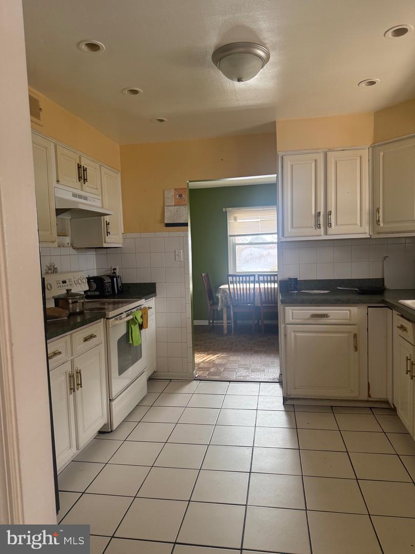 703 E DICKENSON CT, STERLING, Virginia 20164, 5 Bedrooms Bedrooms, ,2 BathroomsBathrooms,Residential,For sale,703 E DICKENSON CT,VALO2116416 MLS # VALO2116416 703 E DICKENSON CT, STERLING, Virginia 20164, 5 Bedrooms Bedrooms, ,2 BathroomsBathrooms,Residential,For sale,703 E DICKENSON CT,VALO2116416 MLS # VALO2116416