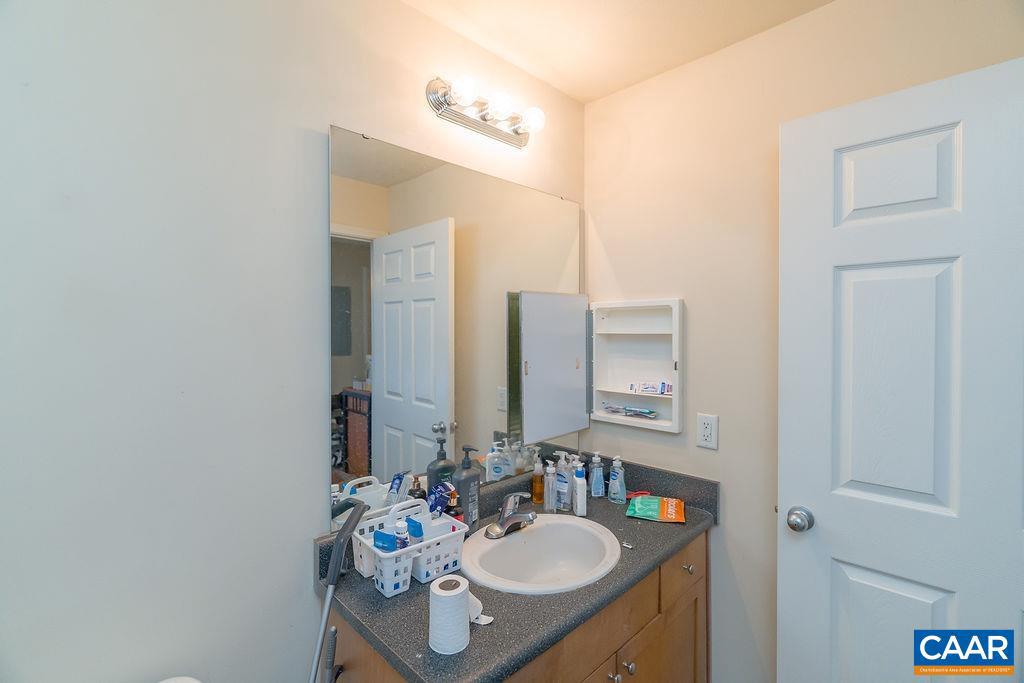 177 YELLOWSTONE DR #108, CHARLOTTESVILLE, Virginia 22903, 3 Bedrooms Bedrooms, ,3 BathroomsBathrooms,Residential,For sale,177 YELLOWSTONE DR #108,673539 MLS # 673539 177 YELLOWSTONE DR #108, CHARLOTTESVILLE, Virginia 22903, 3 Bedrooms Bedrooms, ,3 BathroomsBathrooms,Residential,For sale,177 YELLOWSTONE DR #108,673539 MLS # 673539