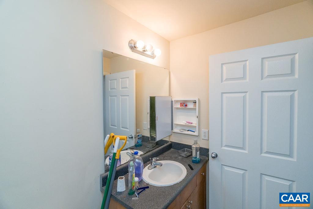 177 YELLOWSTONE DR #108, CHARLOTTESVILLE, Virginia 22903, 3 Bedrooms Bedrooms, ,3 BathroomsBathrooms,Residential,For sale,177 YELLOWSTONE DR #108,673539 MLS # 673539 177 YELLOWSTONE DR #108, CHARLOTTESVILLE, Virginia 22903, 3 Bedrooms Bedrooms, ,3 BathroomsBathrooms,Residential,For sale,177 YELLOWSTONE DR #108,673539 MLS # 673539